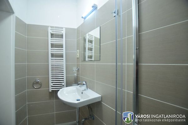 Kiadó lakás Pécs, Belváros 16. kép