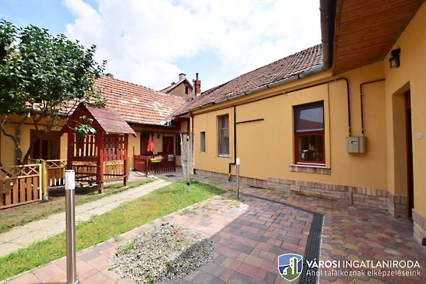 Kiadó lakás Pécs, Belváros 19. kép