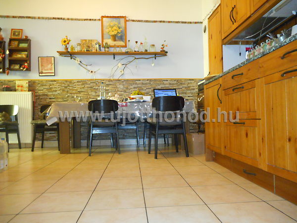 Eladó lakás Szeged, Belváros 11. kép