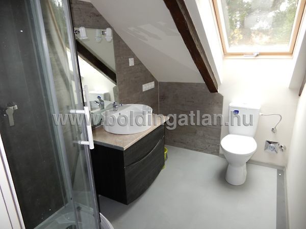 Kiadó lakás Pécs, Belváros 8. kép