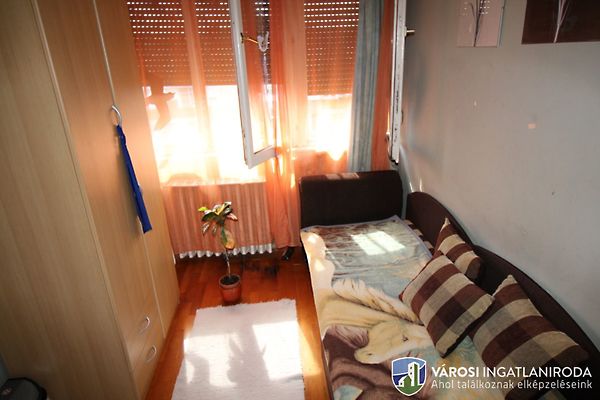 Eladó lakás Veszprém, Belváros 1. kép