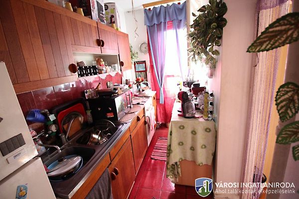Eladó lakás Veszprém, Belváros 3. kép