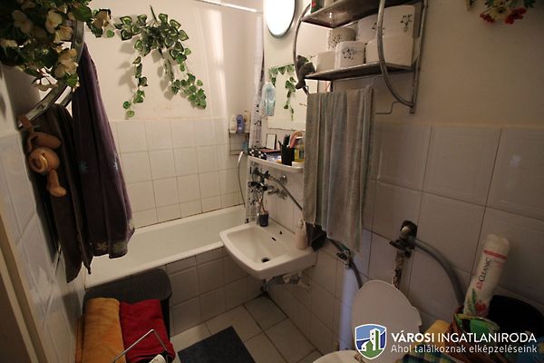 Eladó lakás Veszprém, Belváros 5. kép