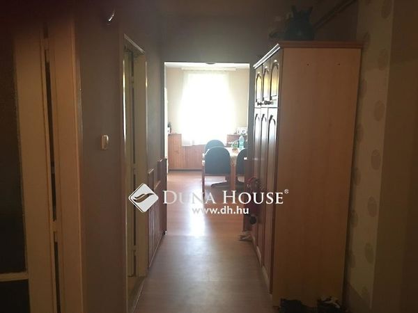 Eladó lakás Veszprém 6. kép