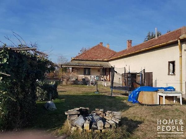 Eladó ház Üllés 9. kép