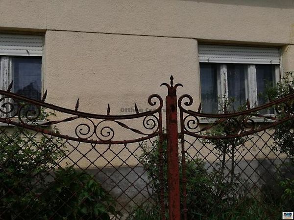 Eladó ház Domony 8. kép