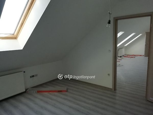 Eladó lakás Szolnok 8. kép