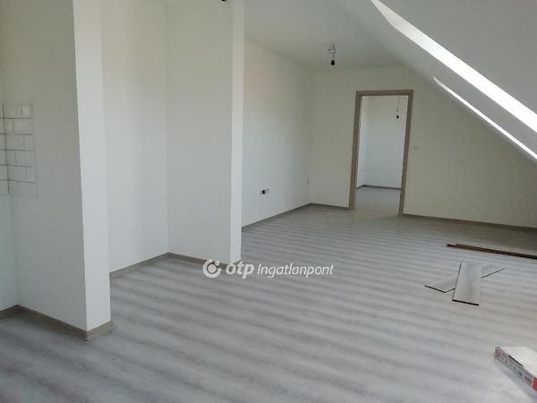 Eladó lakás Szolnok 1. kép