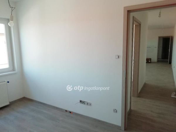 Eladó lakás Szolnok 10. kép