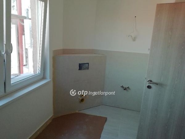 Eladó lakás Szolnok 3. kép
