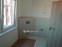 Eladó lakás Szolnok 3. kép
