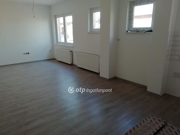 Eladó lakás Szolnok 5. kép