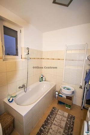 Eladó lakás Vecsés 5. kép