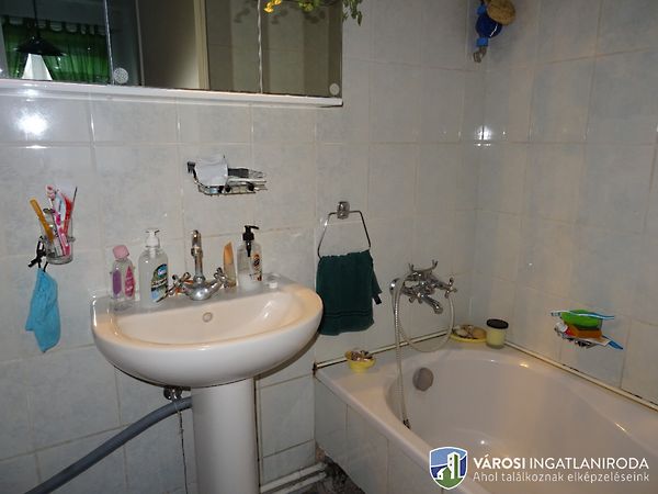Eladó lakás Győr, Nádorváros 11. kép