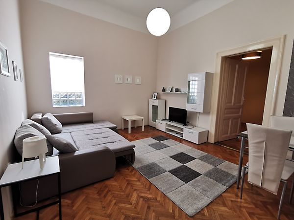 Kiadó lakás Szeged, Belváros 1. kép