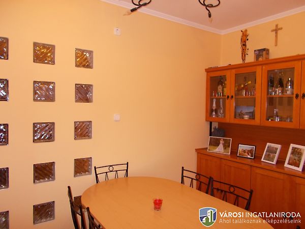 Eladó lakás Győr 3. kép