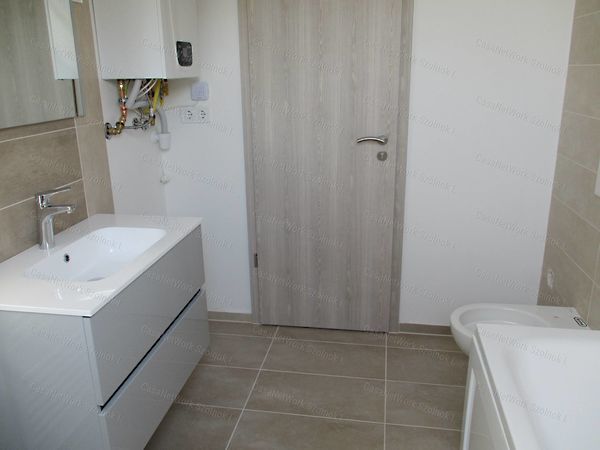 Eladó lakás Szolnok, Belváros 4. kép