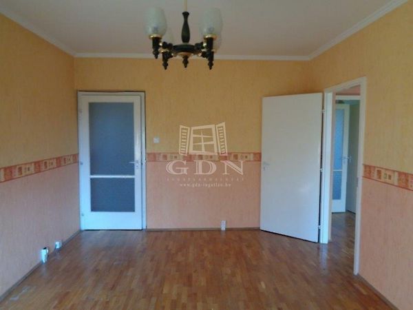 Eladó lakás Szeged 1. kép