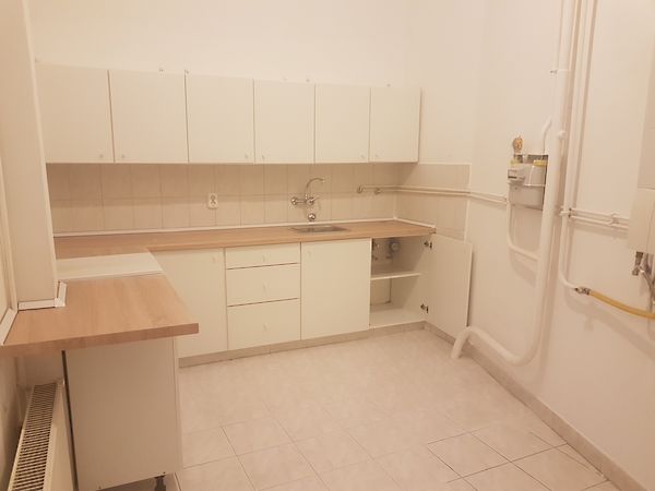 Kiadó lakás Székesfehérvár, Belváros 1. kép