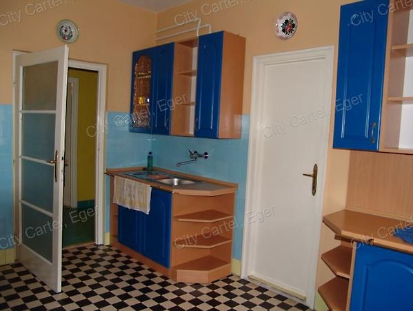 Kiadó lakás Eger 1. kép