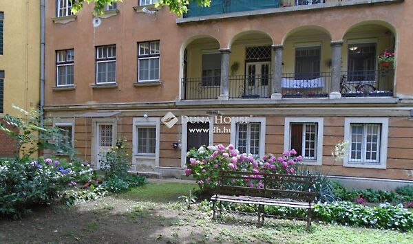Eladó lakás Esztergom