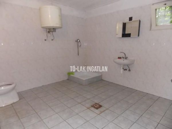 Eladó nyaraló, dömsöd: 6,99 millió ft, 100 m², 2 szoba Konyhabútor ft