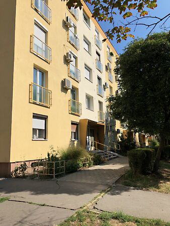 Eladó lakás Dunaújváros, Ságvári városrész 1. kép