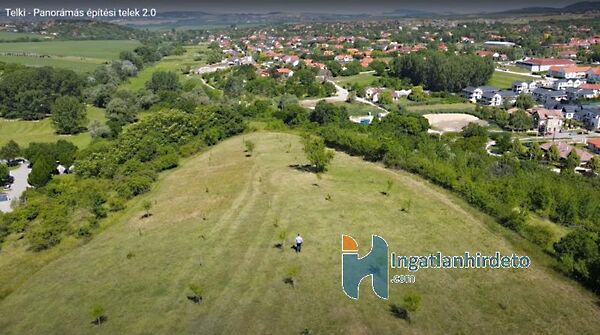 Eladó földterület Telki