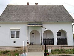 Eladó ház Tiszaföldvár