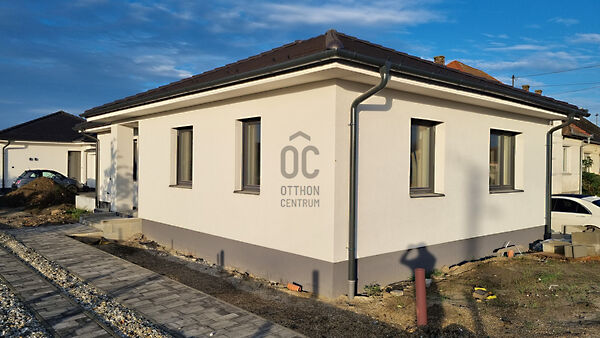 Eladó ház Győrújfalu