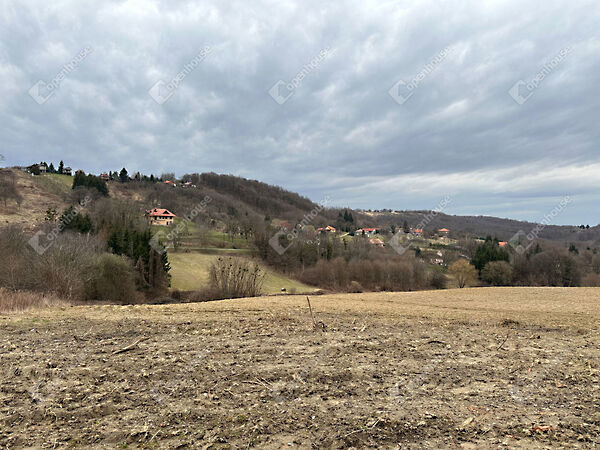 Eladó földterület Dobronhegy