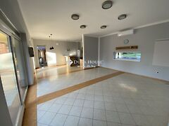 Eladó ház Nagykozár