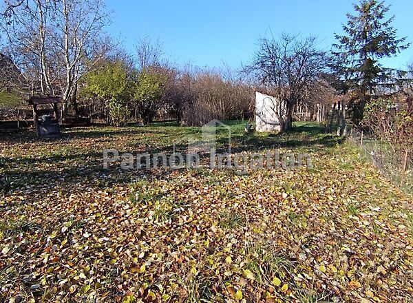 Eladó földterület Balatonfőkajár