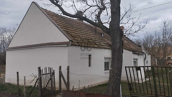 Eladó ház Kisberzseny