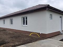 Eladó ház Újszentiván