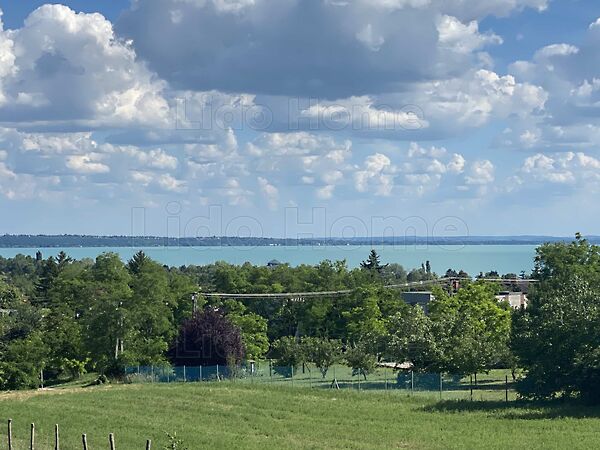 Eladó ház Balatonkenese