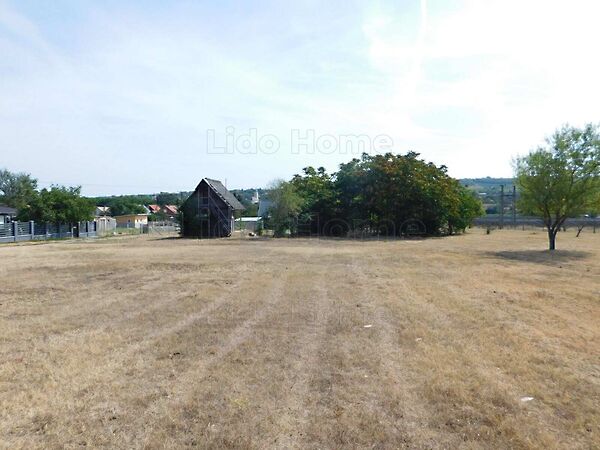 Eladó földterület Kőröshegy