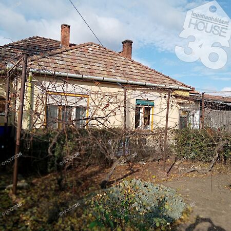 Eladó ház Lajosmizse