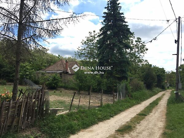 Eladó nyaraló Mány