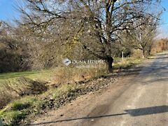 Eladó földterület Budakalász