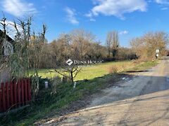 Eladó földterület Budakalász