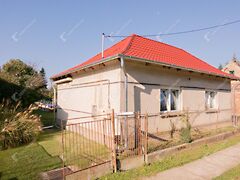 Eladó ház Csörnyeföld