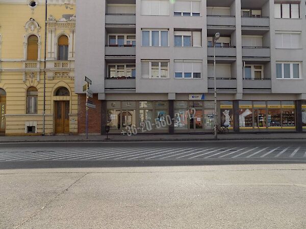 Kiadó üzleti Pápa