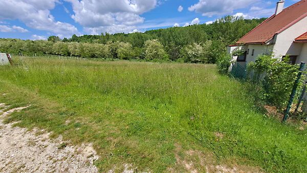 Eladó földterület Eplény