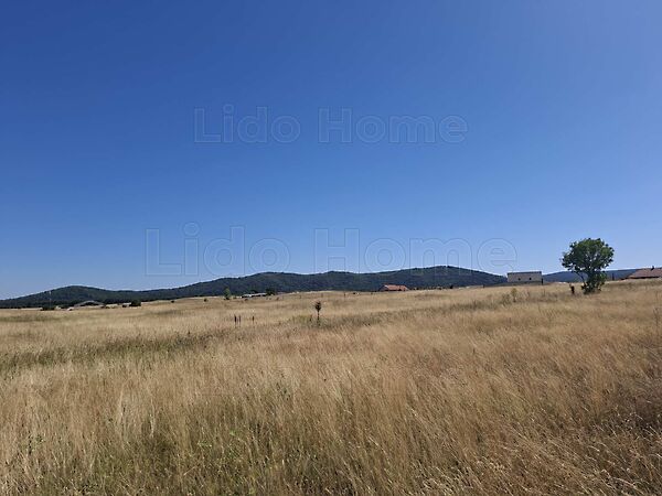 Eladó földterület Márkó