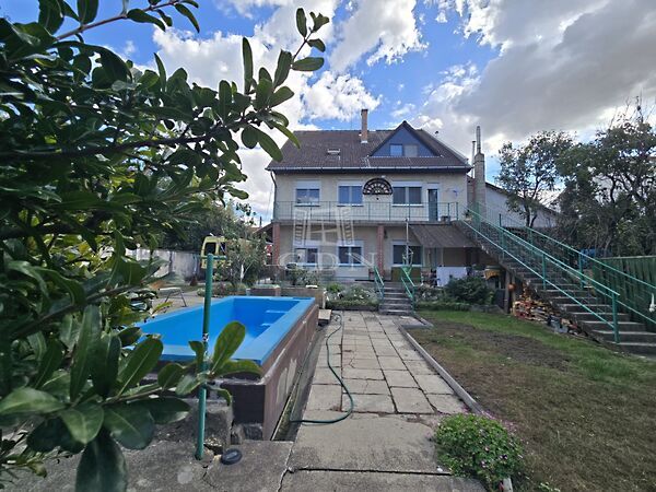 Eladó ház Budapest, XV. kerület