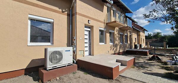 Eladó lakás Cegléd