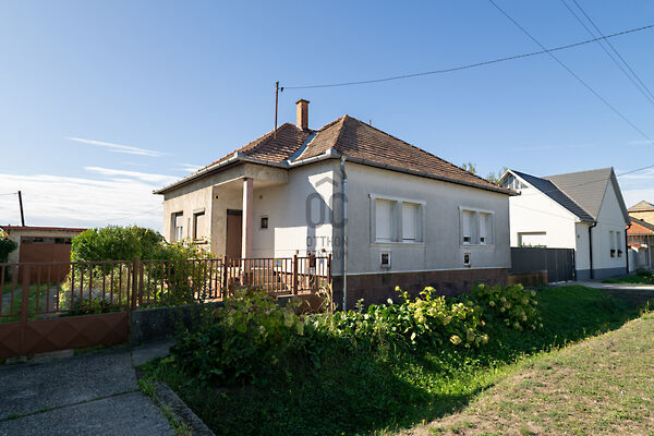 Eladó ház Bátaszék