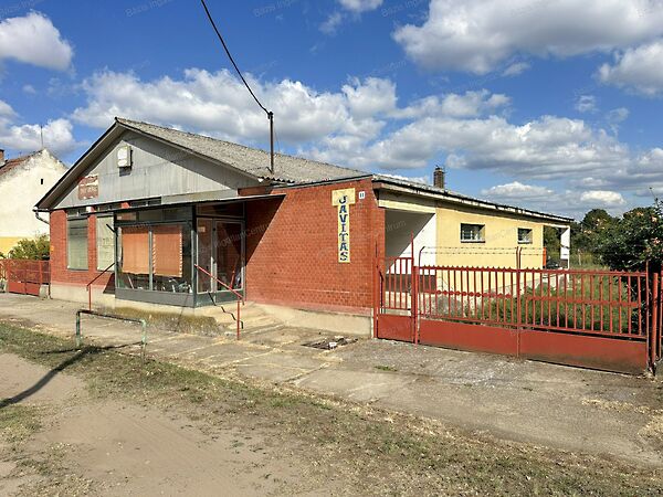 Eladó üzleti Tompa