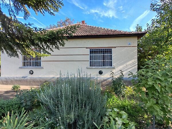 Eladó ház Erdőtelek